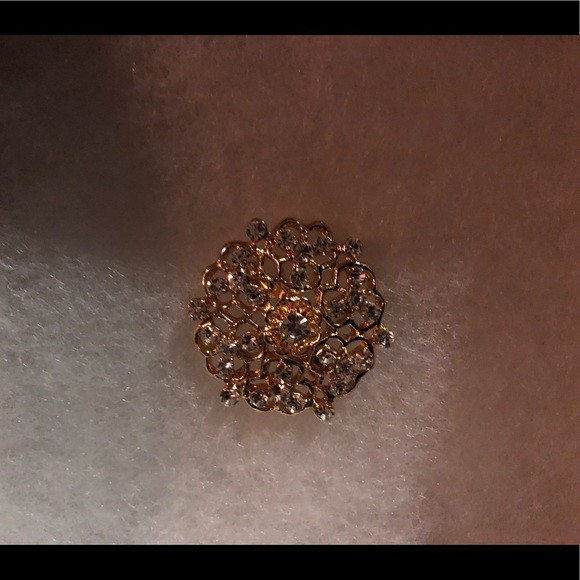 Ladies tiny brooch - Picture 3 of 3